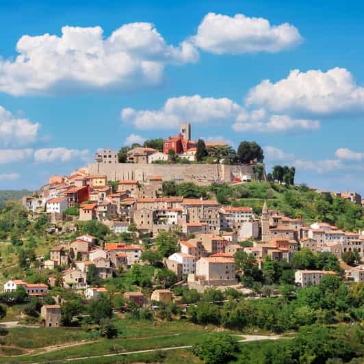 From Pula/Medulin: Istria Tour + Poreč, Motovun and Groznjan - Grožnjan, artist streets, and windy hilltop timing