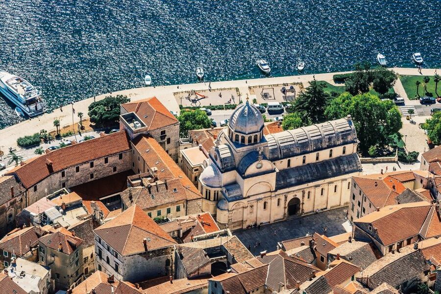 From Sinj: 1.5-Hour Private Flight over Kornati & Šibenik - Rogoznica and Primošten: where the flight starts feeling wide open