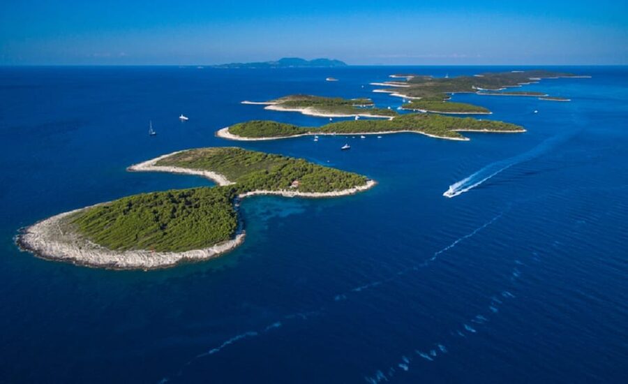 From Split: Blue Cave & 5 Islands Amazing Speedboat Tour - Blue Cave logistics: tickets, cash, and why timing matters