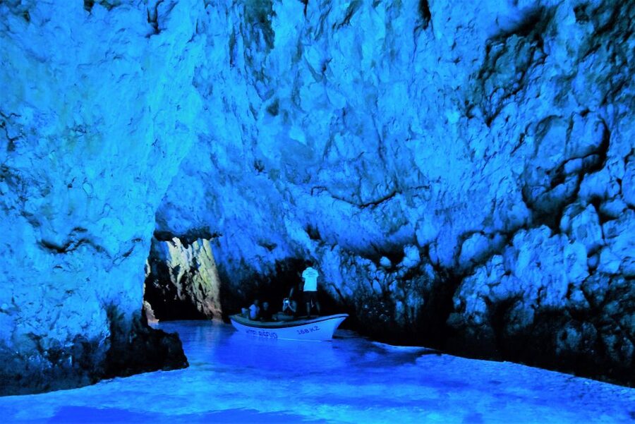From Split: Blue Cave and 5 islands-Day Tour - Komiža on Vis: fishing-town charm with real break time