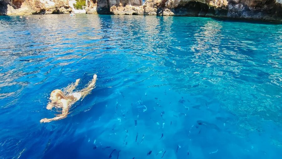 From Split: Blue Cave, Mamma Mia, Vis & Hvar 5-Island Tour - Getting started at Prokurative and managing that 10.5 hour mark
