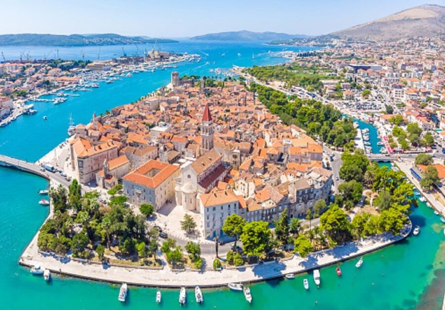 From Split: Blue Lagoon, Šolta, and Trogir Speedboat Tour - From Split to the Adriatic: the speedboat rhythm