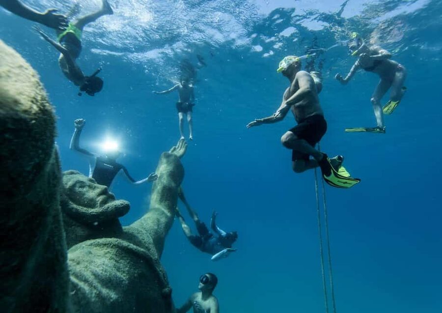 From Split: Blue Lagoon & Underwater Museum (Lunch & drinks) - Key things you will notice