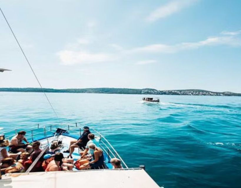 From Split: Islands & Blue Lagoon Cruise with Lunch & Drinks - Šolta at Nečujam, plus Kontessa shipwreck exploring