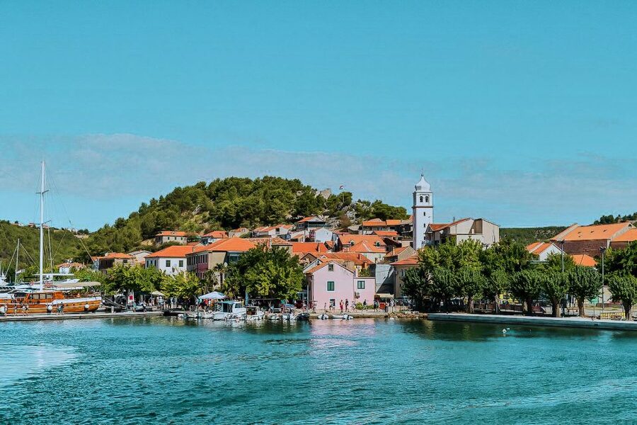 From Split: Krka National Park Tour - Getting started: Gray Line meeting point and the early rhythm