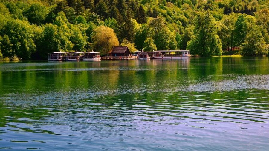 From Split or Trogir: Plitvice Lakes Trip with Entry Ticket - Logistics That Actually Matter: Timing, Crowds, and What to Wear