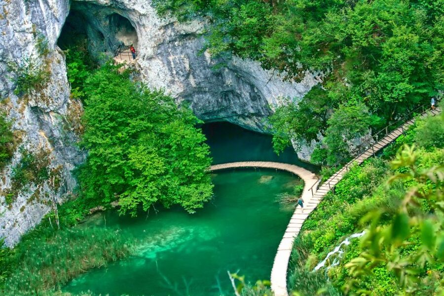 From Split: Plitvice Lakes Guided Tour with Entry Tickets - What to pack for Plitvice so you stay comfortable in changing weather