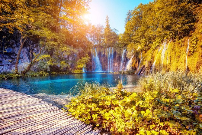 From Split: Plitvice Lakes National Park Guided Tour - Upper Lakes to Lower Lakes: how the route works in a timed 4-hour park visit