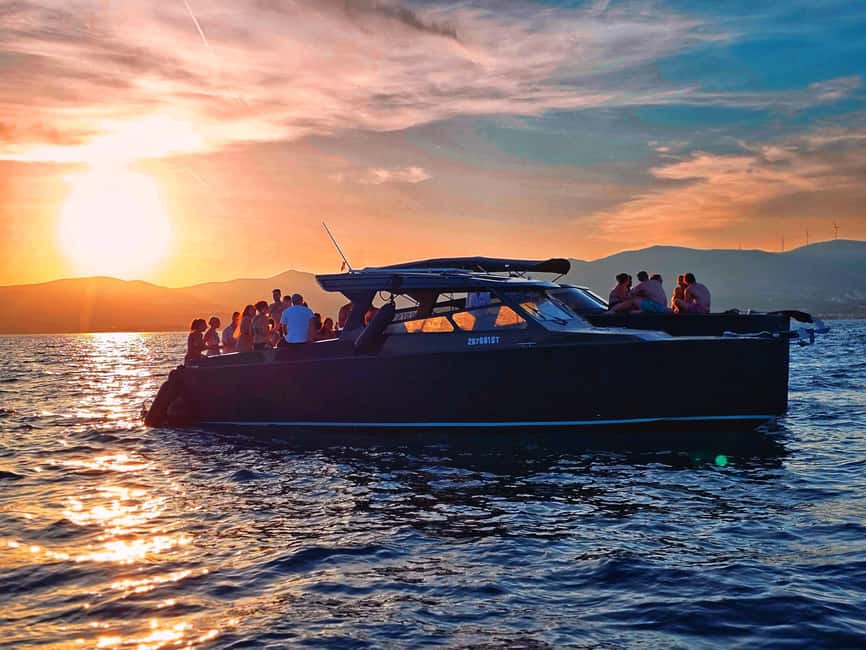 From Split: Sunset Powerboat Cruise with Drinks - Šolta Island and the Best Part: A Swim Stop