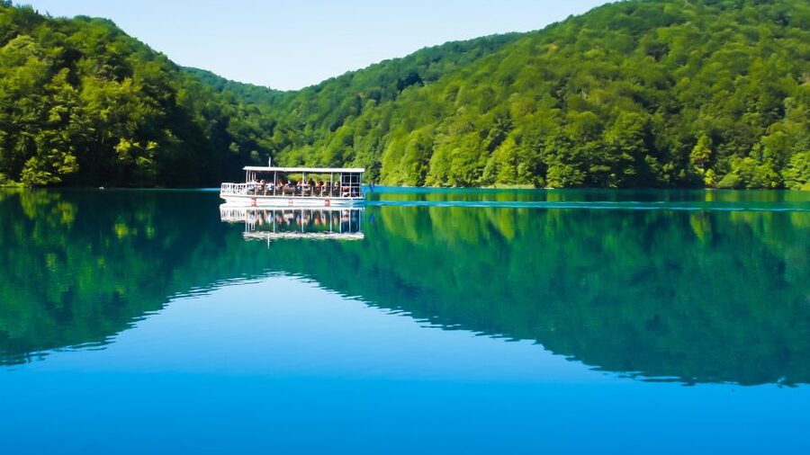 From Split: Transfer to Zagreb with Stop at Plitvice Lakes - Boat ride or panoramic train: the shortcut that adds variety