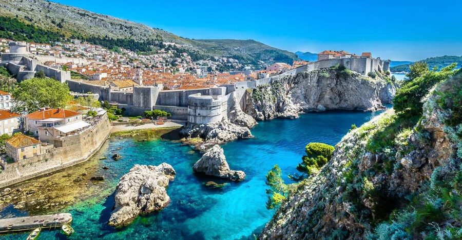 From Split & Trogir: Dubrovnik Guided Day Tour - Riding from Split toward Dubrovnik, with real time to see the coast