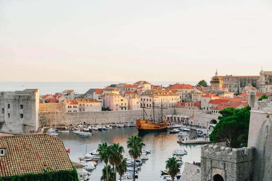 From Split/Trogir: Dubrovnik Guided Tour with a Stop in Ston - Arriving in Dubrovnik: Stradun first, so you get your bearings fast