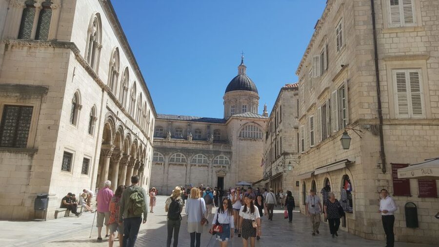 From Split/Trogir: Dubrovnik Guided Tour with a Stop in Ston - Dubrovnik’s ramparts: the 1,940-meter wall experience that changes how you see the city