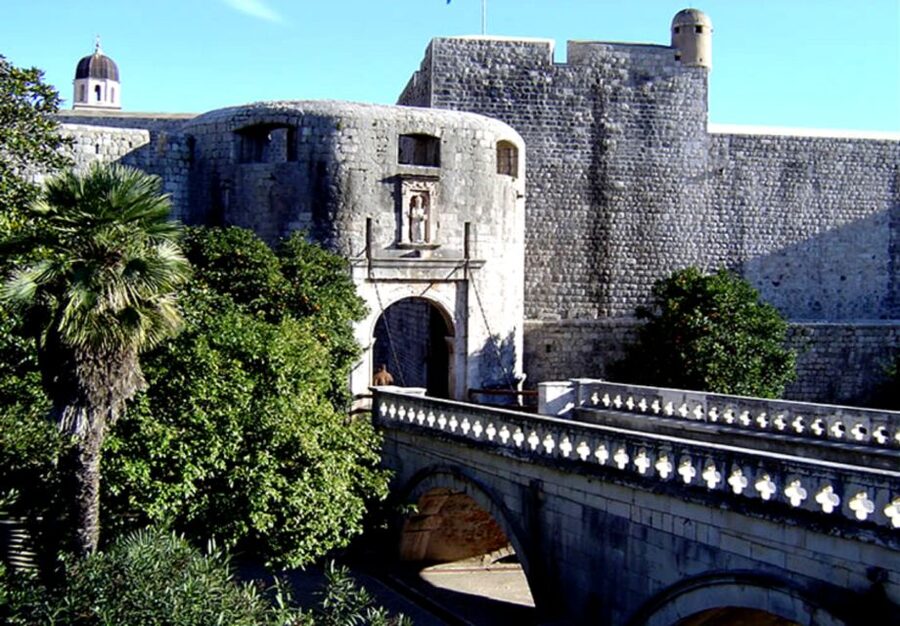 From Split/Trogir: Dubrovnik Guided Tour with a Stop in Ston - Deak Wines rest stop on the way back: a breather with views