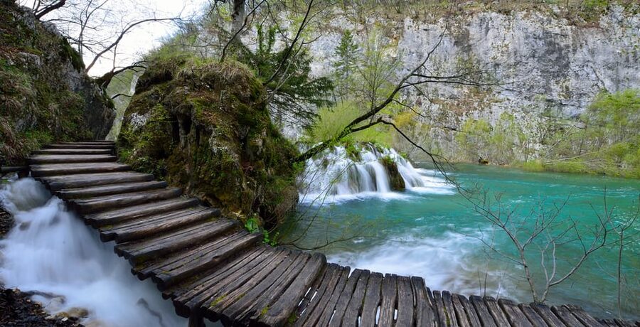 From Zadar: Plitvice Lakes Day Tour - Your Plitvice Lakes time: choosing the 4 km or 8 km route