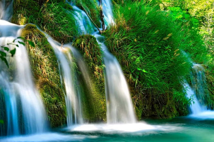 From Zadar: Plitvice Lakes National Park Day Trip +Boat Ride - Coach timing from Zadar, and the one logistics snag