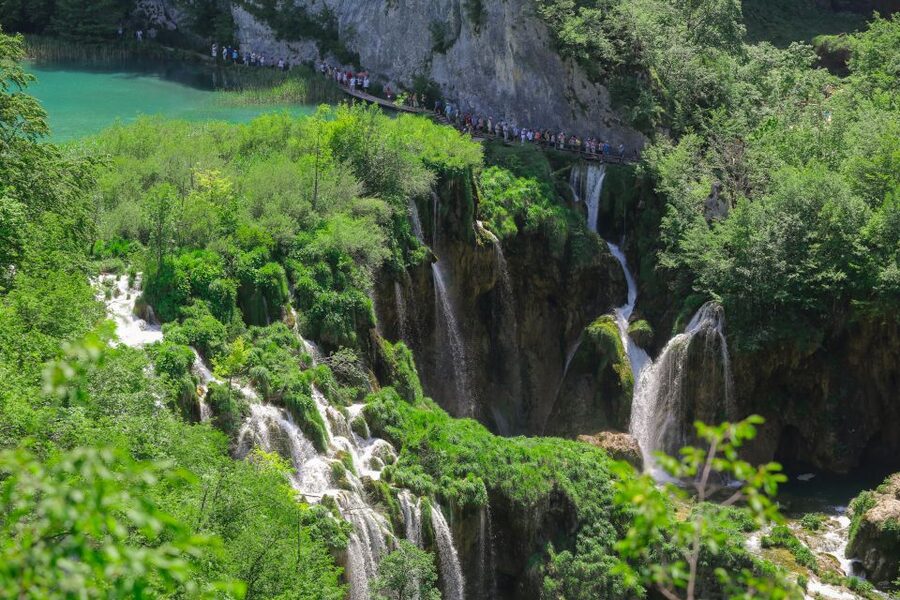 From Zadar: Round-Trip Transfer to Plitvice Lakes - Group comfort and the bus experience in hot weather