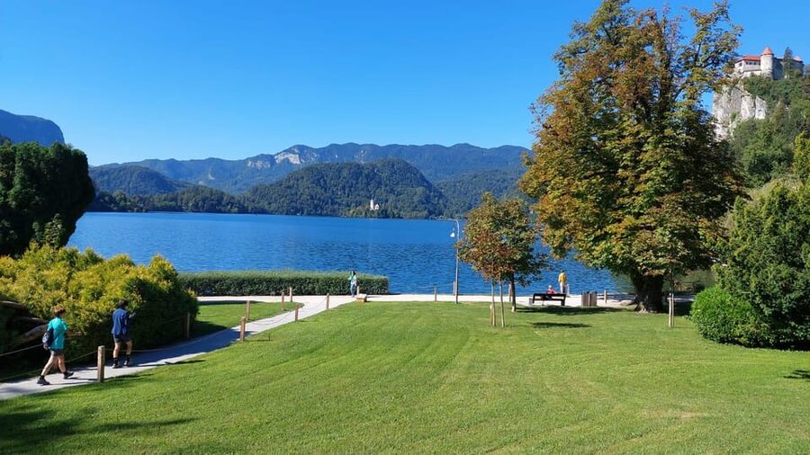 From Zagreb: Highlights Day Tour to Bled and Ljubljana - The Pickup in Zagreb and the Two-Hour Ride to Bled