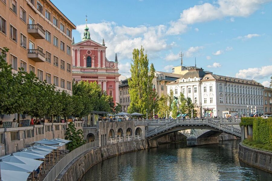 From Zagreb: Ljubljana and Lake Bled Guided Day Trip - Ljubljana Free Time: Shopping, Coffee Breaks, and a Measured Wander