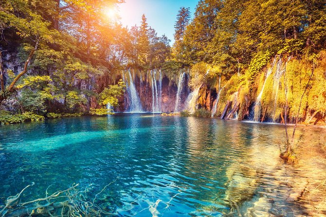 From Zagreb: Plitvice Lakes guided tour - Lunch Break and Food Reality Inside the Park