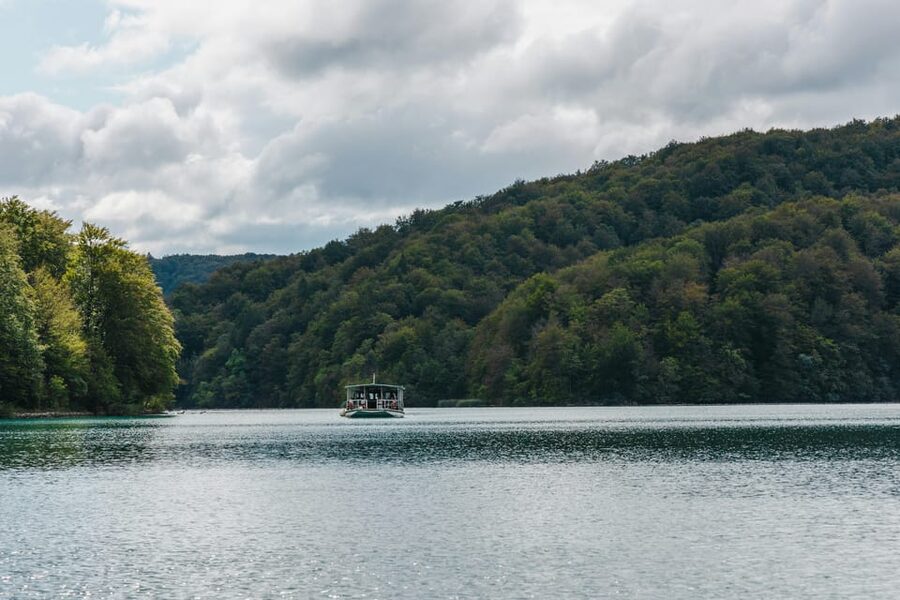 From Zagreb to Plitvice Lakes and Rastoke - Private day tour - What to pack and how to plan your time inside Plitvice