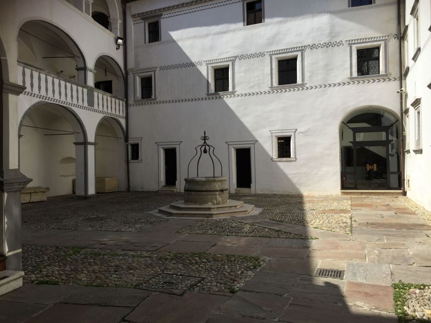 From Zagreb: Varazdin Baroque Town & Trakoscan Castle - Baroque Varazdin outside Zagreb, with real character