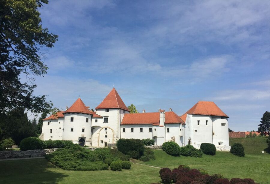 From Zagreb: Varazdin Baroque Town & Trakoscan Castle - Free time in Varazdin, so you can choose your pace