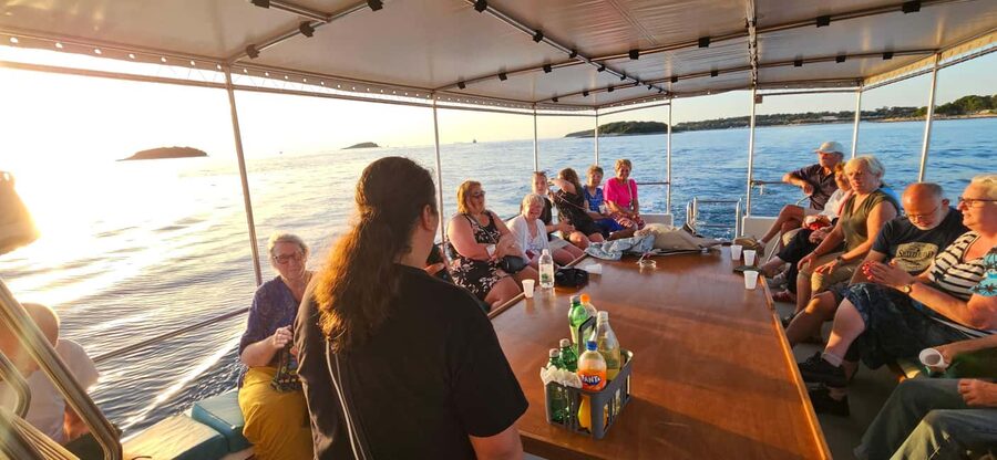 Funtana: Dolphin safari, drinks included - The Real Make-or-Break Factors: Captain Effort and Your Booking Check