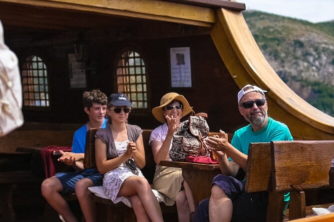 Galleon Elafiti Islands Cruise from Dubrovnik with Lunch - What the guide does for you, and why it matters on island stops