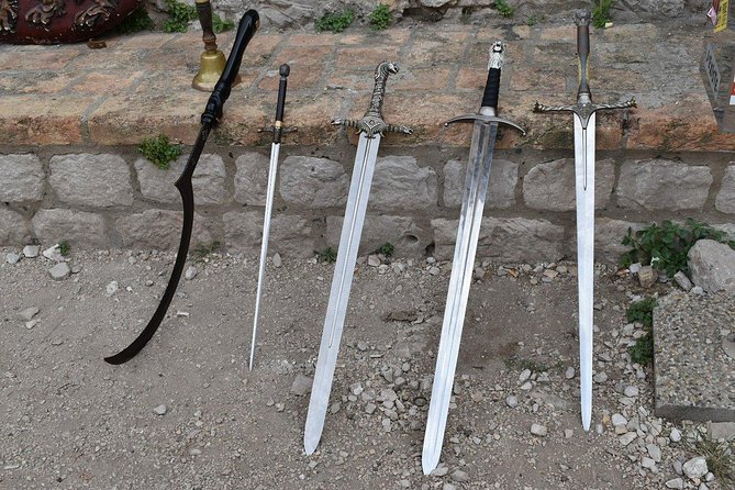 Game of Thrones Extended Tour with Swords and Props - Stop by Stop: Lannister Banner to Ploce Gate Duels
