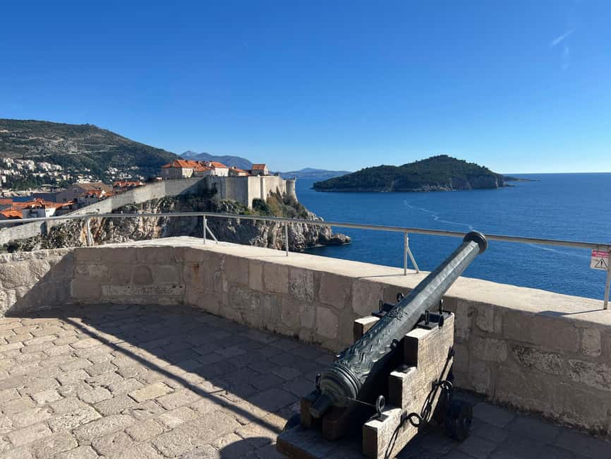 Game of Thrones Shooting Locations Guided Walking Tour - Pile Gate, Pile Bay, and the Old Port approach