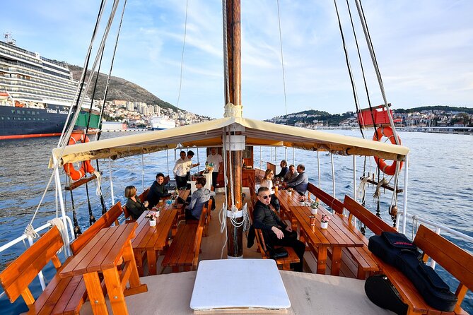Gastro Cruise | Cruise around Dubrovnik Old Town with Lunch - Food and drinks: what’s actually included (and why it matters)