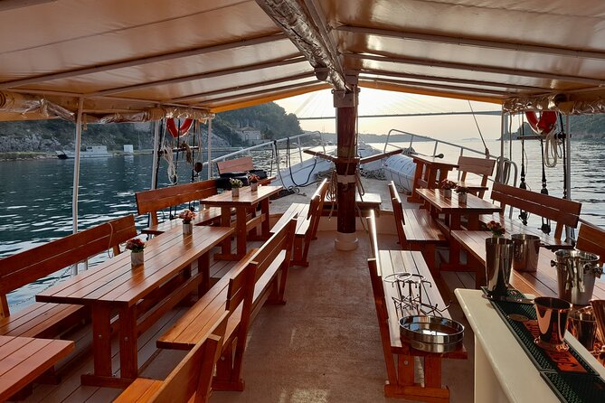 Gastro Cruise | Cruise around Dubrovnik Old Town with Lunch - Should you book this Dubrovnik Old Town gastro cruise?