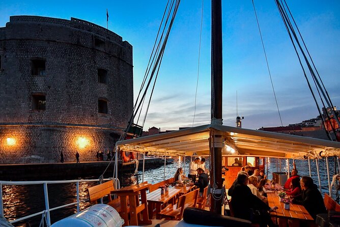 Gastro Cruise | Dinner and Boat ride around Dubrovnik Old Town - The onboard dinner: Croatian classics, fish-forward choices