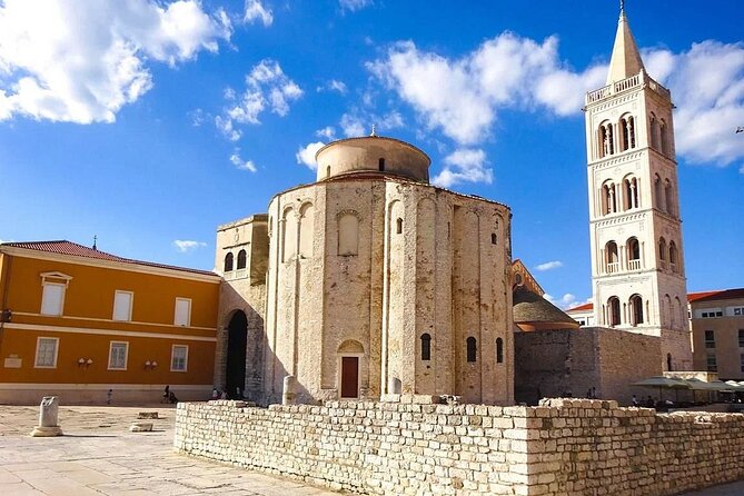 Group History Walking Tour in Zadar Old Town - Nora rooms and the Roman heart of the Old Town