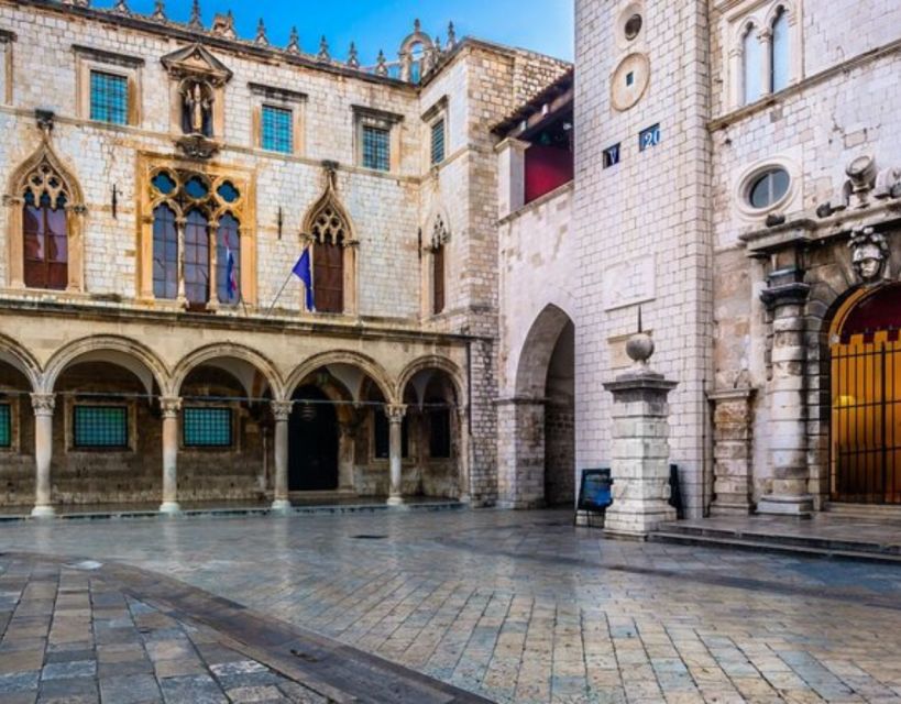 Group tour: Dubrovnik Walking Tour (1h duration, 9:30am, 6pm - Key things that make this Dubrovnik walking tour work