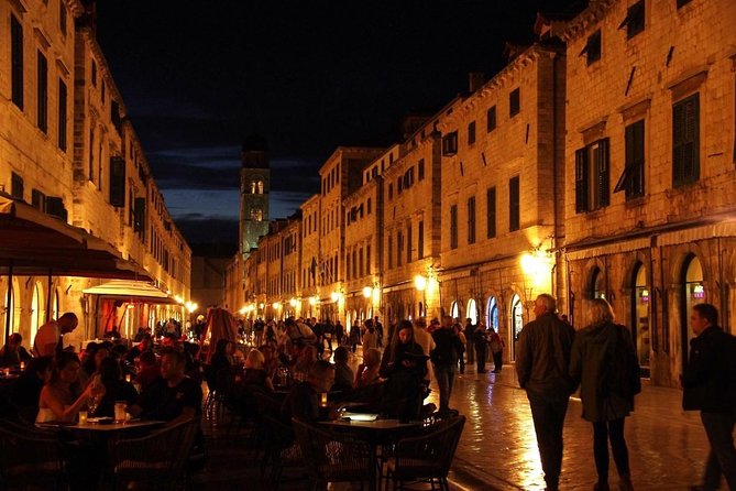 Guided Tour to discover Dubrovnik's Old Town, by day or night - Starting at Onofrio’s Fountain, then moving straight into the Old Town