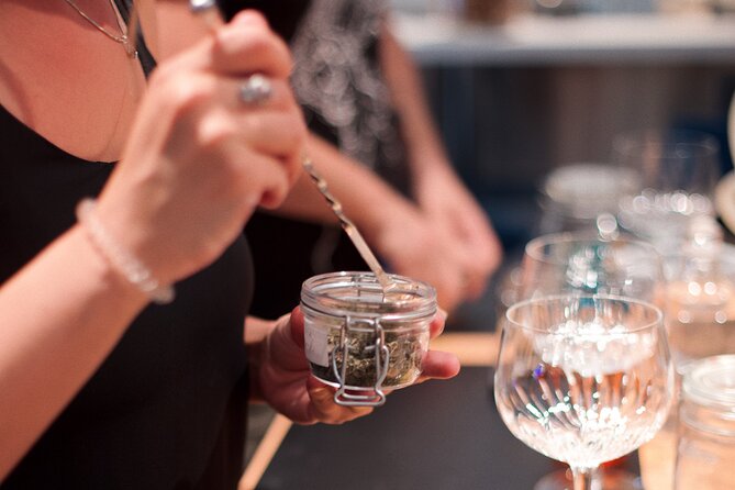 Habitat Gin Lab Experience - Distillation explained in plain terms, not lab jargon