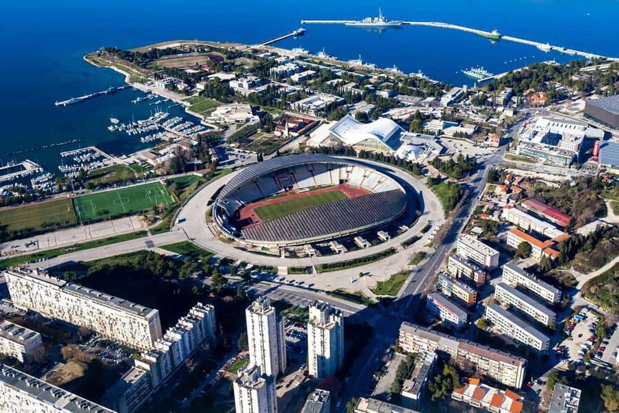 Hajduk Split Stadium Tour: An Unforgettable Experience - Your tour starts at the fan shop near the west entrance