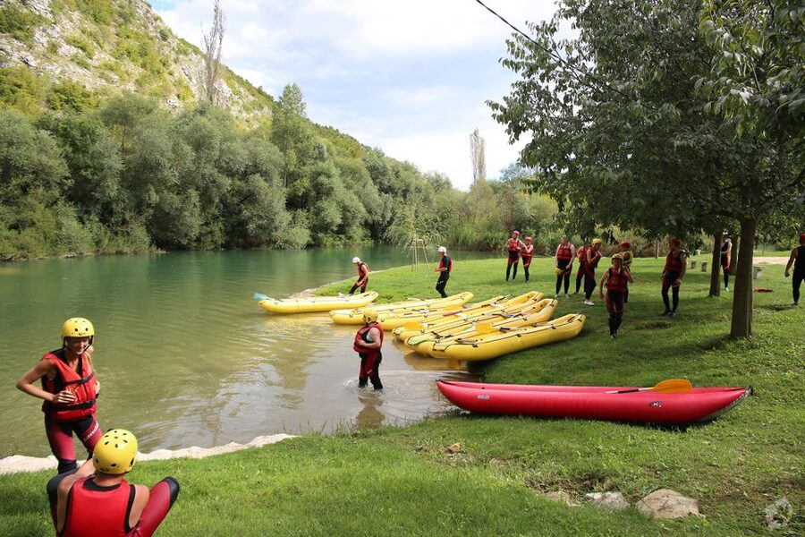 Half-Day Cetina River Rafting - Lunch, shops, and what to do about food and drinks