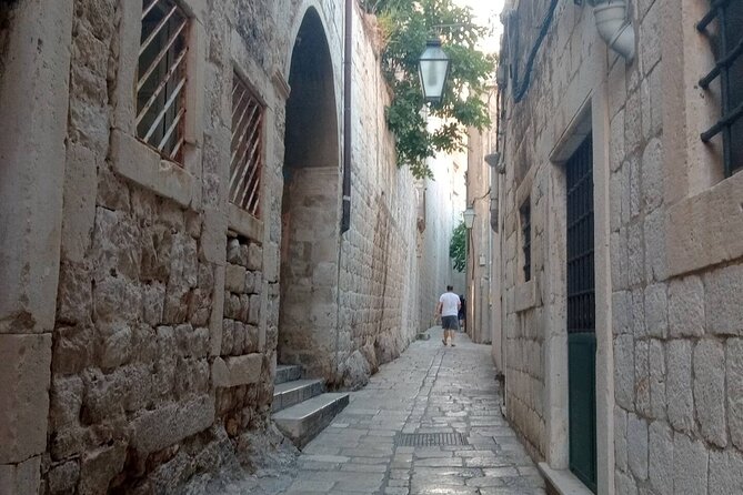 Historic Walk with Game of thrones details in Dubrovnik - Where it starts: Ploce Gate and fast orientation in Old Town