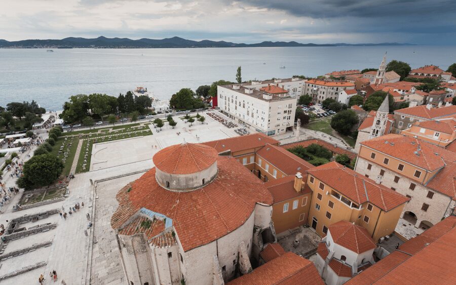 History Walking Group Tour in Old Center of Zadar - Five Wells Square to the first landmark: how the walk starts