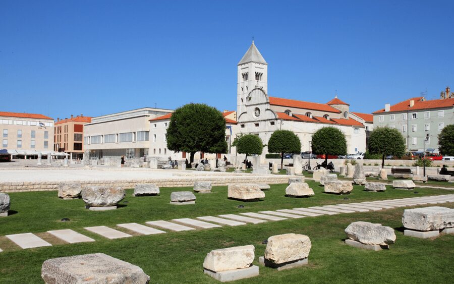 History Walking Group Tour in Old Center of Zadar - Roman Forum and the older city feel: seeing the past as a place you walk