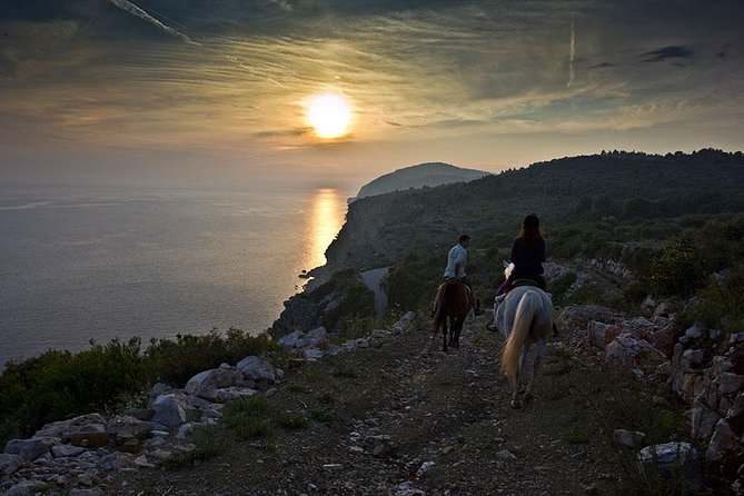 Horseback Riding in Konavle Region with Transport from Dubrovnik - Weather and Small Realities on the Trail