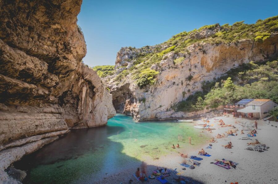 Hvar: Blue and Green Caves Boat Tour with Stiniva Beach - Hvar by speed boat, not by sitting still