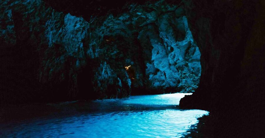 Hvar: Blue and Green Caves Boat Tour with Stiniva Beach - The big stops: Blue Cave, Green Cave, Stiniva, Budikovac, Palmizana
