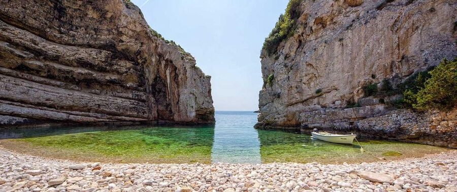 Hvar:Blue & Grenn Cave and Vis Island Private Speedboat Tour - Private Speedboat Days Around Hvar, Vis, and Pakleni Islands