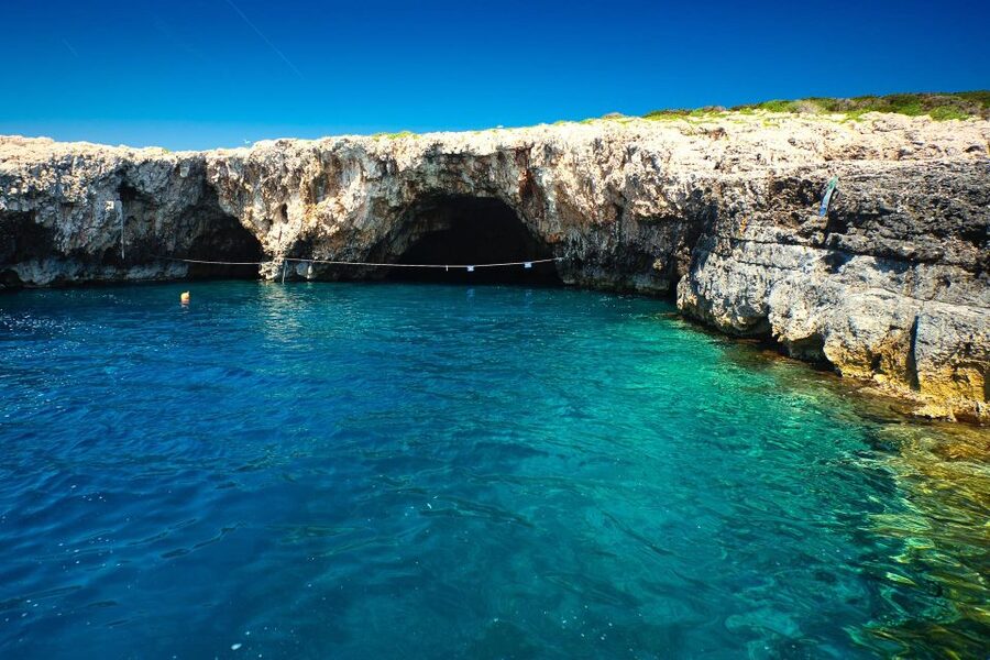 Hvar:Blue & Grenn Cave and Vis Island Private Speedboat Tour - Stiniva Cove: Cliff Views and a Pebble-Beach Landing