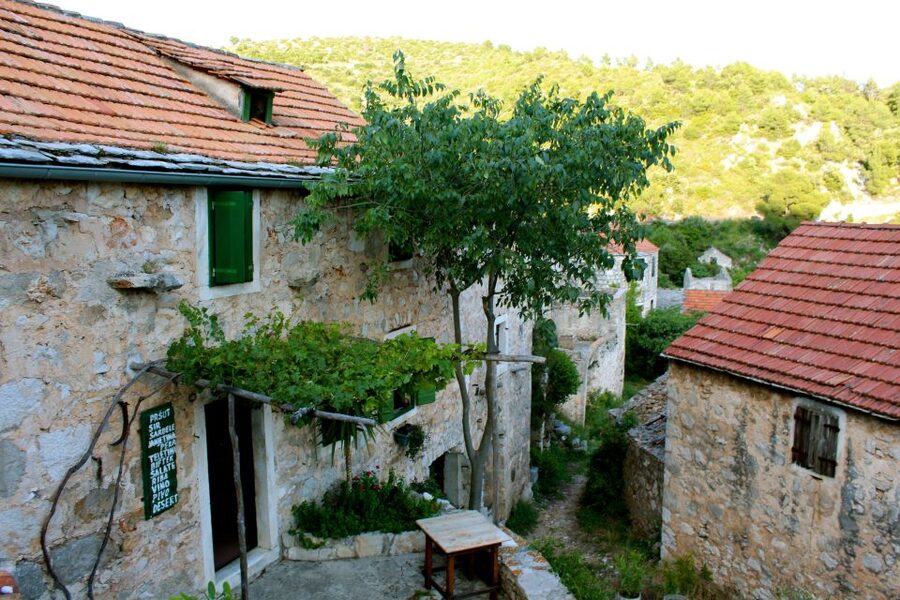Hvar Hidden Gems Tour with Lunch or Dinner - Rural Drive to Brusje: Lavender Fields, Old Roads, and Deep Bays
