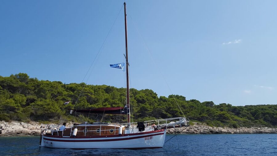 Hvar: Pakleni Islands Sailing Tour with Brunch - Sveti Klement and the first sailing hours